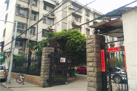 佛山小区紧邻一实小明湖中学简单装修证满五年送储藏室